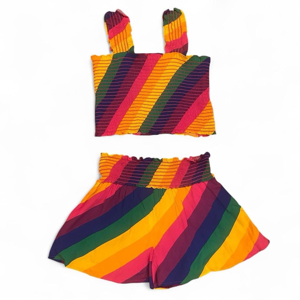 NWOT Crown & Ivy Rainbow Stripe Y2K Kidcore Stretchy Crop Top/Shorts, Size L.